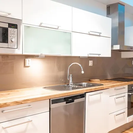 2ndhomes Bright & Spacious 2-story With Sauna Apartment *