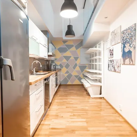 2ndhomes Bright & Spacious 2-story With Sauna * هلسنكي