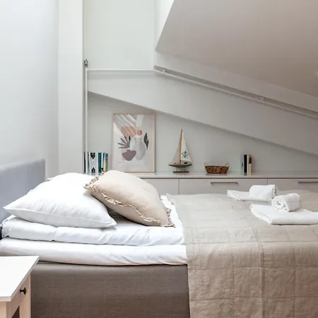 2ndhomes Bright & Spacious 2-story With Sauna Appartement